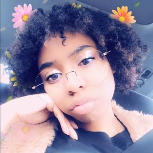 Meet your Posher, Ashley claudia